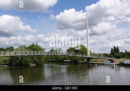 Christchurch Ponte sul Fiume Tamigi a lettura -3 Foto Stock