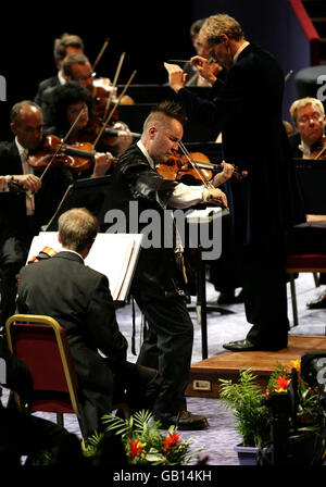 Nigel Kennedy esegue ai Proms Foto Stock