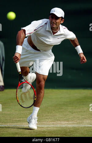 Tennis - Wimbledon 2003 - Uomini Secondo Round - James BLAKE v Sargis SARGSIAN Foto Stock