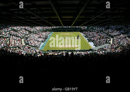 Tennis - Wimbledon 2003 - Le donne della terza tornata - Maria Sharapova v Jelena Dokic Foto Stock