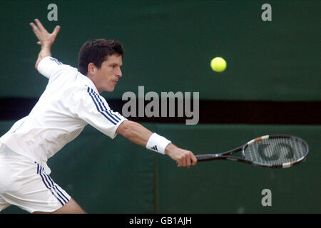 Tennis - Wimbledon 2003 - Gli uomini del terzo round - Tim Henman v Robin Soderling Foto Stock
