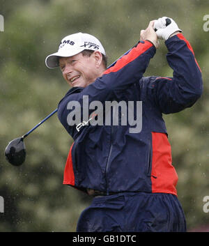 Tom Watson degli Stati Uniti sul 2° tee durante il primo round del campionato aperto al Royal Birkdale Golf Club, Southport. Foto Stock