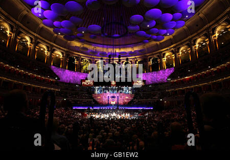 Prima Notte dei Proms - Londra. Vista generale della prima Notte dei Proms al Royal Albert Hall nel sud ovest di Londra. Foto Stock