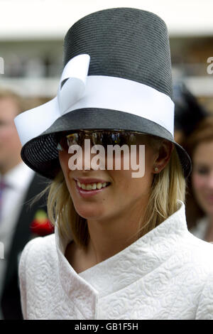 Corse di cavalli - Festa delle Signore - Ascot reale. Zara Phillips assiste le Signore al Royal Ascot Foto Stock