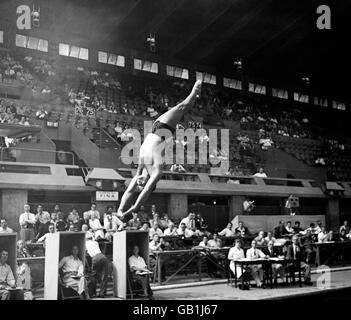 Giochi Olimpici di Londra 1948 - Immersioni - Wembley - Empire Pool. Un colpo di stock di un subacqueo durante le Olimpiadi. Foto Stock