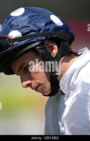 Corse ippiche - giorno indipendente dell'età - Sandown Park. Ryan Moore, Jockey Foto Stock