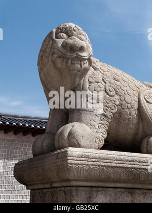 Gwanghwamun gate del palace Gyeongbukgung a Seul, Corea del Sud, Asia Foto Stock