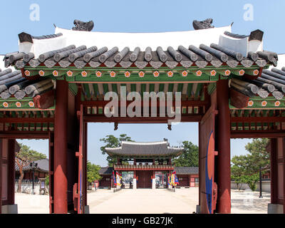 Hwaseong Haenggung palazzo nella Fortezza di Hwsaeong in Suwon, Provincia Gyeonggi-do, la Corea del Sud Asia, UNESCO patrimonio dell'umanità Foto Stock