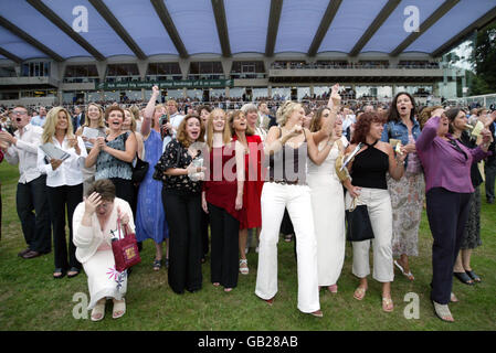 Horse Racing - Sandown Foto Stock