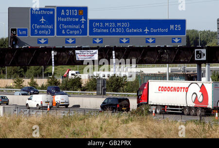 4 Padri giustizia protester sulla M25 Foto Stock