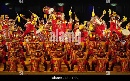 Olimpiadi - Giochi Olimpici di Pechino 2008 - cerimonia di chiusura. Artisti durante la cerimonia di chiusura allo Stadio Nazionale durante i Giochi Olimpici di Pechino del 2008, Cina. Foto Stock