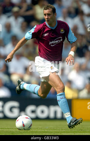 Calcio - Nationwide Division One - Preston North End / West Ham United. Don Hutchinson, West Ham Unito Foto Stock