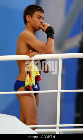 Tom Daley della Gran Bretagna durante la formazione al National Aquatics Center di Pechino, Cina. Foto Stock