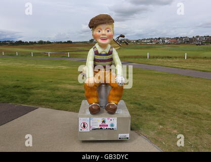 Oor golfista su oor wullie sentiero della benna a Carnoustie Golf Links angus Scozia Luglio 2016 Foto Stock