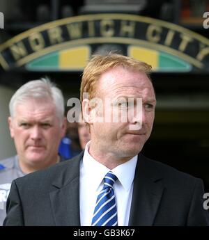 Calcio - Coca-Cola Football League Championship - Norwich City / Birmingham City - Carrow Road. Alex McLeish, responsabile della città di Birmingham Foto Stock
