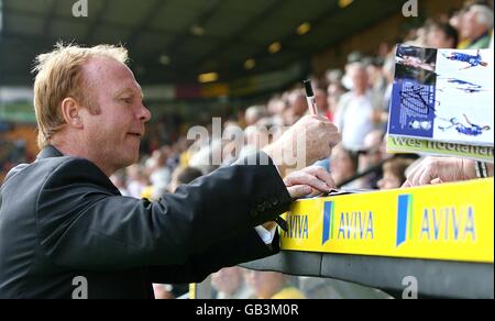 Calcio - Coca Cola Football League Championship - Norwich City v Birmingham City - Carrow Road Foto Stock