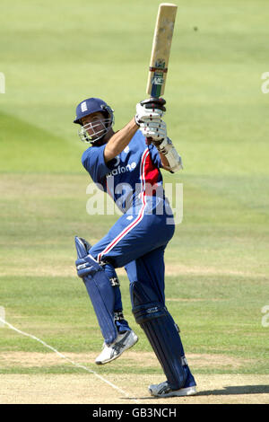 Cricket - un giorno NatWest Series finale - Inghilterra / Sud Africa. Michael Vaughan in azione Foto Stock