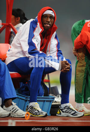 La Gran Bretagna Phillips Idowu durante la finale del triplice salto maschile allo Stadio Nazionale di Pechino durante i Giochi Olimpici di Pechino 2008 in Cina. Foto Stock