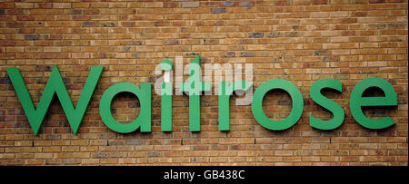 Vista generale di un negozio Waitrose a Harrow, Middlesex. Foto Stock