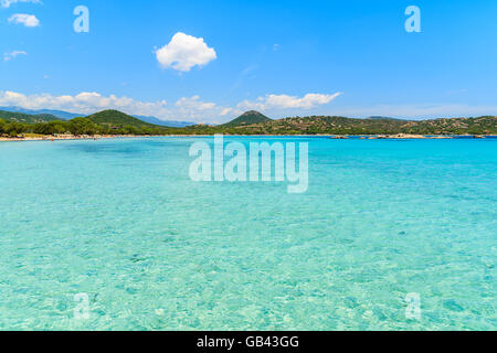 Acqua del mare turchese di Santa Giulia bay, Corsica, Francia Foto Stock