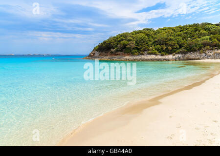 Bella sandy Petit Sperone spiaggia con acqua del mare turchese, Corsica, Francia Foto Stock