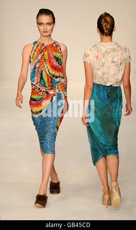 La London Fashion Week - Peter Pilotto sfilata Foto Stock