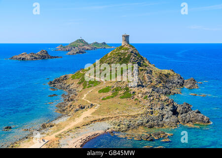 Vista della torre sul capo de la Parata, Corsica, Francia Foto Stock