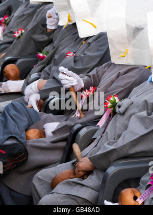 Musicisti alle celebrazioni per il Buddha il compleanno di Andong, provincia Gyeongsangbuk-do, Corea del Sud, Asia Foto Stock