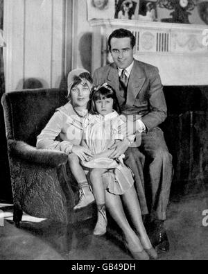 HAROLD LLOYD con la moglie Mildred Davis e figlia Gloria circa 1928 Foto Stock