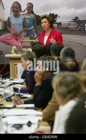 Il Presidente Mary McAleese parla alla conferenza annuale della rete europea dei difensori civici per bambini (ENOC) che si terrà per la prima volta a Dublino. Foto Stock