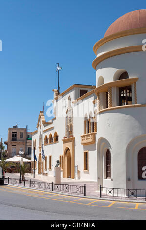 Italianamente municipio edificio sul lungomare, Pothia (Pothaia), Kalymnos, del Dodecaneso, Egeo Meridionale Regione, Grecia Foto Stock