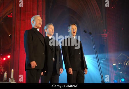 I sacerdoti del debutto in concerto - Italia Foto Stock