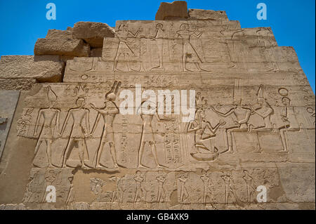 Bassorilievo su Ramesseum Tempio di Luxor, Egitto Foto Stock