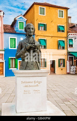 Monumento a Baldassare Galuppi, Burano, Venezia, Italia e Europa Foto Stock