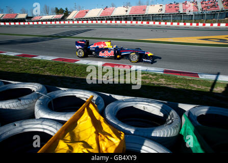 Sebastian Vettel, Germania, nella sua Red Bull Racing-Renault RB7, Formula 1 i test sul Circuito de Catalunya race track in Foto Stock