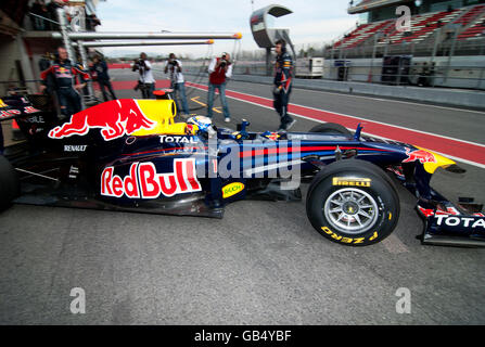 Il driver tedesco Sebastian Vettel alla guida della sua Red Bull Racing-Renault RB7, Auto Motor Sports, Formula 1 i test sul Circuito de Foto Stock