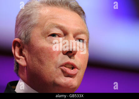 Alan Johnson, Segretario di Stato per la Salute, si rivolge alla conferenza del Partito laburista, a Manchester. Foto Stock