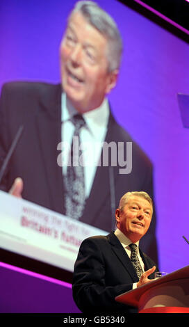 Alan Johnson, Segretario di Stato per la Salute, si rivolge alla conferenza del Partito laburista, a Manchester. Foto Stock