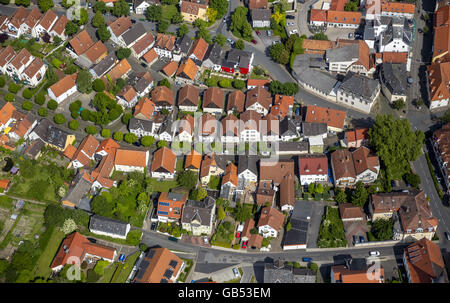Vista aerea, Fila di case Neuer Graben Kisastraße contorno delle fortificazioni della città antica, Werl, Werl-Unnaer Borde, Foto Stock