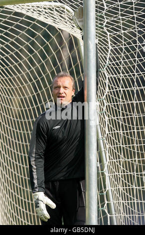 Maik Taylor dell'Irlanda del Nord durante una sessione di allenamento alla Bolfenk Football Camp Arena di Maribor, Slovenia. Foto Stock