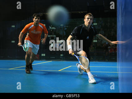 Nick Matthew della Gran Bretagna in azione contro Shahid Zaman da Pakistan Foto Stock