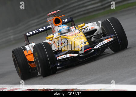 Formula uno Motor Racing - Gran Premio d'Italia - Qualifiche - Monza. Fernando Alonso della Renault durante la sessione di qualificazione a Monza, Italia. Foto Stock