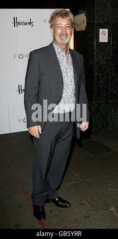 Eddie Jordan arriva al lancio di 'Form', un marchio di abbigliamento maschile di lusso di Petra Ecclestone, a Harrods, Knighsbridge, Londra. Foto Stock