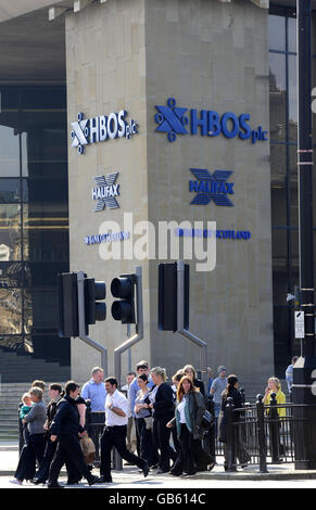 Possibile fusione tra Lloyds TSB e HBOS. Una visione generale degli uffici HBOS di Halifax. Foto Stock