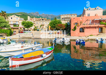 Barche da pesca in Erbalunga villaggio sul Cap Corse, Corsica, Francia Foto Stock