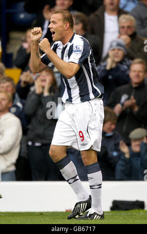 Calcio - Barclays Premier League - West Bromwich Albion / Fulham - The Hawthorns. Il Bednar romano di Albion di West Bromwich celebra dopo aver segnato l'obiettivo di apertura Foto Stock