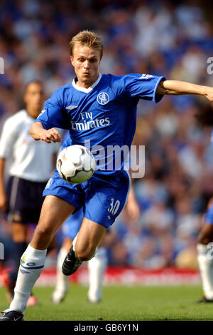 Calcio - fa Barclaycard Premiership - Chelsea v Tottenham Hotspur. Jesper Gronkjaer, Chelsea Foto Stock