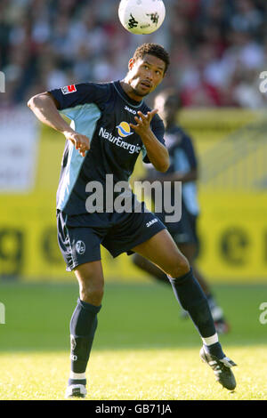 Calcio - Bundesliga tedesca - Kaiserslautern v Freiburg. Oumar Konde, Friburgo Foto Stock