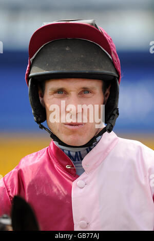 Horse Racing - English Summer Party in giardino - Uttoxeter Racecourse Foto Stock