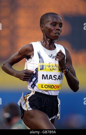 Atletica - Norwich Union London Grand Prix - Crystal Palace. L'Edith Masai del Kenya conduce i 5000m Foto Stock